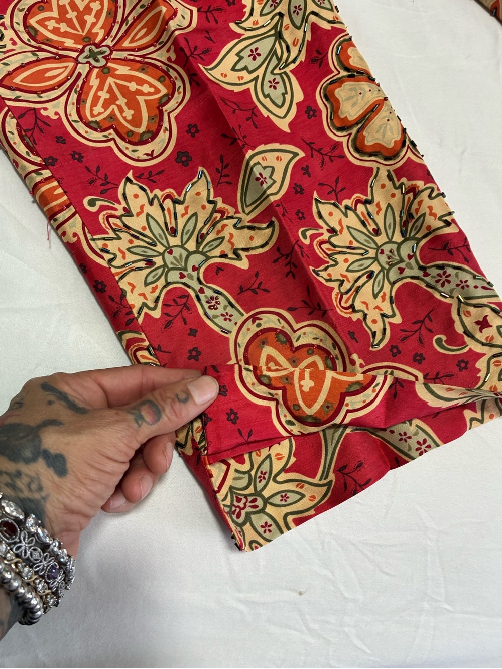 VTG Muse 11 Coral Red Floral Beaded Capris with Cream & Orange Accents - Picture 7 of 12